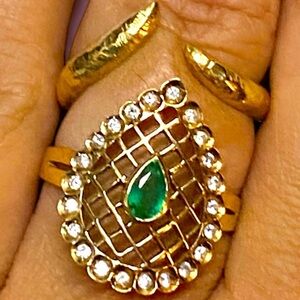 Spectacular Estate 14K Yellow Gold Pear EMERALD and Diamond Ring Size 7.25